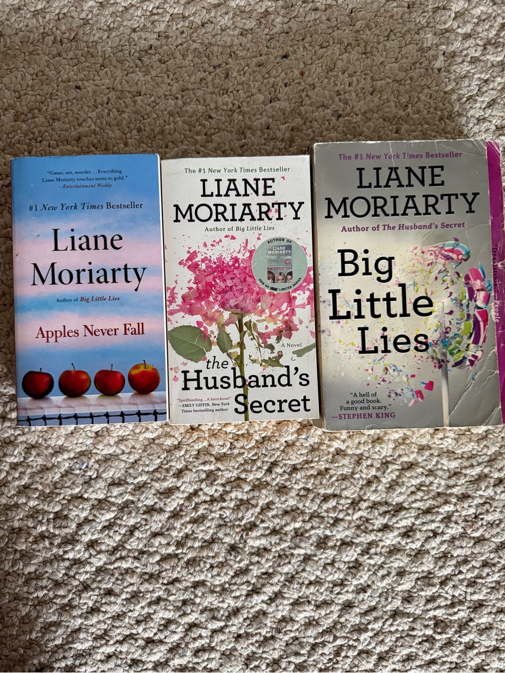 Books, bundle of 3 Liane Moriarty